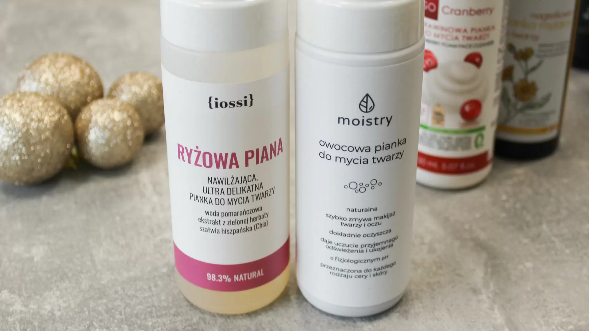 Owocowa Pianka do mycia twarzy Moistry